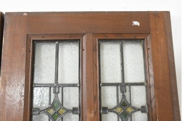 アンティーク建具　1920年から1930年頃　オーク材　ひし形意匠のステンドグラス入りドア 2枚(1対) セット　(R-090169)
