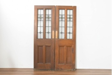 アンティーク建具　1920年から1930年頃　オーク材　ひし形意匠のステンドグラス入りドア2枚(1対)セット　(R-090170)