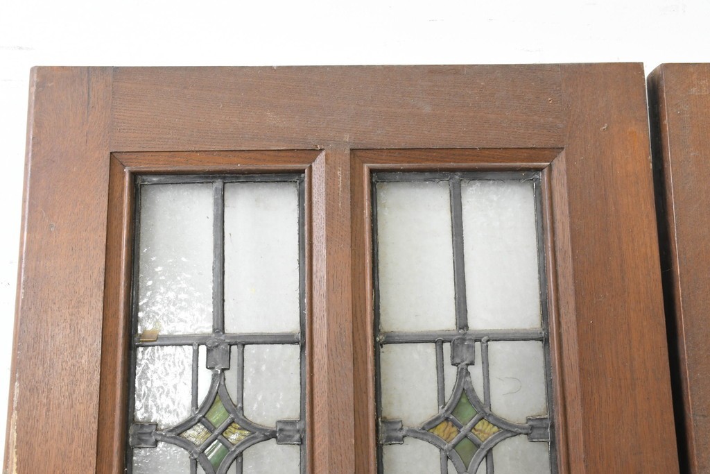 アンティーク建具　1920年から1930年頃　オーク材　ひし形意匠のステンドグラス入りドア2枚(1対)セット　(R-090170)