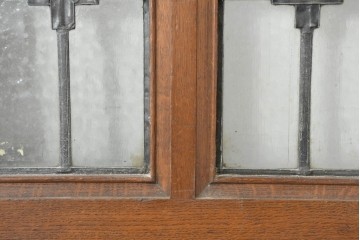 アンティーク建具　1920年から1930年頃　オーク材　ひし形意匠のステンドグラス入りドア2枚(1対)セット　(R-090170)