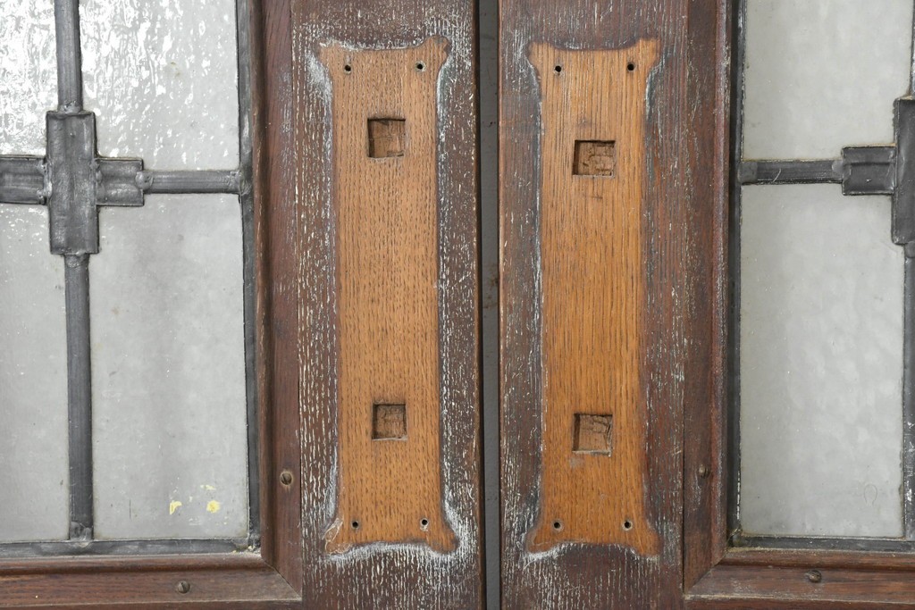 アンティーク建具　1920年から1930年頃　オーク材　ひし形意匠のステンドグラス入りドア2枚(1対)セット　(R-090170)