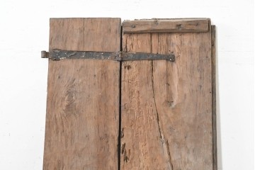 アンティーク建具　1940年頃　モロッコ　プリミティブな木味と鉄金具が魅力の折れ戸1枚　(R-090171)