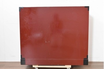 中古　美品　職人手造り　漆塗り　朱塗りと重厚な金具のコントラストが美しい仙台箪笥　定価約80万円　(R-090179)