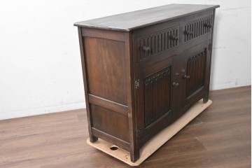 フランスヴィンテージ　リネンフォールドの彫刻意匠が美しいサイドボード　(R-090189)