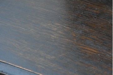イギリスアンティーク　オーク材　ツイストレッグがクラシカルなキャビネット　(R-090190)