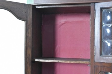 イギリスアンティーク　オーク材　クラシカルな佇まいのミラーバックキャビネット　(R-090191)