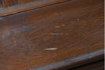 イギリスアンティーク　オーク材　クラシカルな佇まいのミラーバックキャビネット　(R-090191)