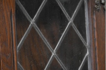 イギリスヴィンテージ　ステンドグラスの扉が上品なウォールキャビネット　(R-090192)