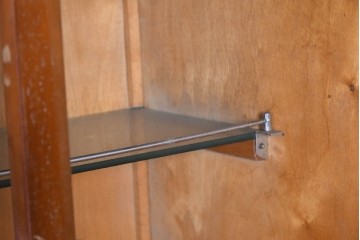 イギリスヴィンテージ　NEATETTE　型板ガラス入り　多彩な収納を備えたオールインワン型キッチンキャビネット　(R-090197)