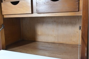イギリスヴィンテージ　NEATETTE　型板ガラス入り　多彩な収納を備えたオールインワン型キッチンキャビネット　(R-090197)