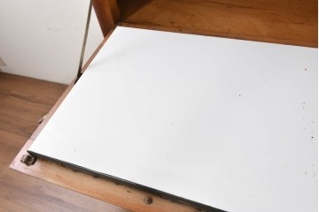 イギリスヴィンテージ　NEATETTE　型板ガラス入り　多彩な収納を備えたオールインワン型キッチンキャビネット　(R-090197)