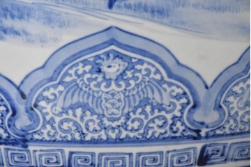 和製ヴィンテージ　昭和中期　特大!!　鳳凰・松竹梅の図　縁起の良い意匠を随所に描いた瀬戸火鉢　(R-090201)
