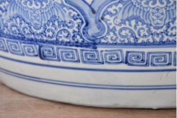 和製ヴィンテージ　昭和中期　特大!!　鳳凰・松竹梅の図　縁起の良い意匠を随所に描いた瀬戸火鉢　(R-090201)