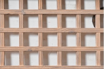中国アンティーク建具　李朝風建具　素朴な木味と格子意匠を楽しめる窓1枚　(R-090211)