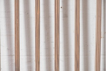 中国アンティーク建具　李朝風建具　素朴な木味と格子意匠を楽しめる窓1枚　(R-090211)