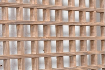 中国アンティーク建具　李朝風建具　素朴な木味と格子意匠を楽しめる窓1枚　(R-090211)