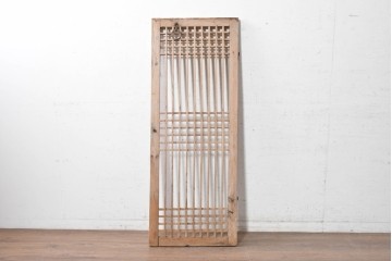 中国アンティーク建具　李朝風建具　素朴な木味と格子意匠を楽しめる窓1枚　(R-090211)