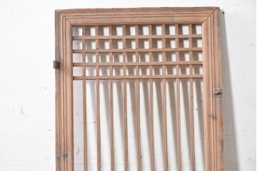 中国アンティーク建具　李朝風建具　素朴な木味と格子意匠を楽しめる窓1枚　(R-090212)