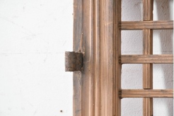 中国アンティーク建具　李朝風建具　素朴な木味と格子意匠を楽しめる窓1枚　(R-090212)