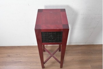 中古　中国伝統デザインの幾何学模様が目を引くモダンデザインの花台　(R-090213)