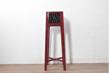 中古　中国伝統デザインの幾何学模様が目を引くモダンデザインの花台　(R-090213)