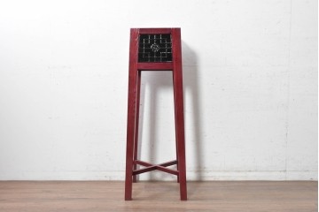 中古　中国伝統デザインの幾何学模様が目を引くモダンデザインの花台　(R-090214)