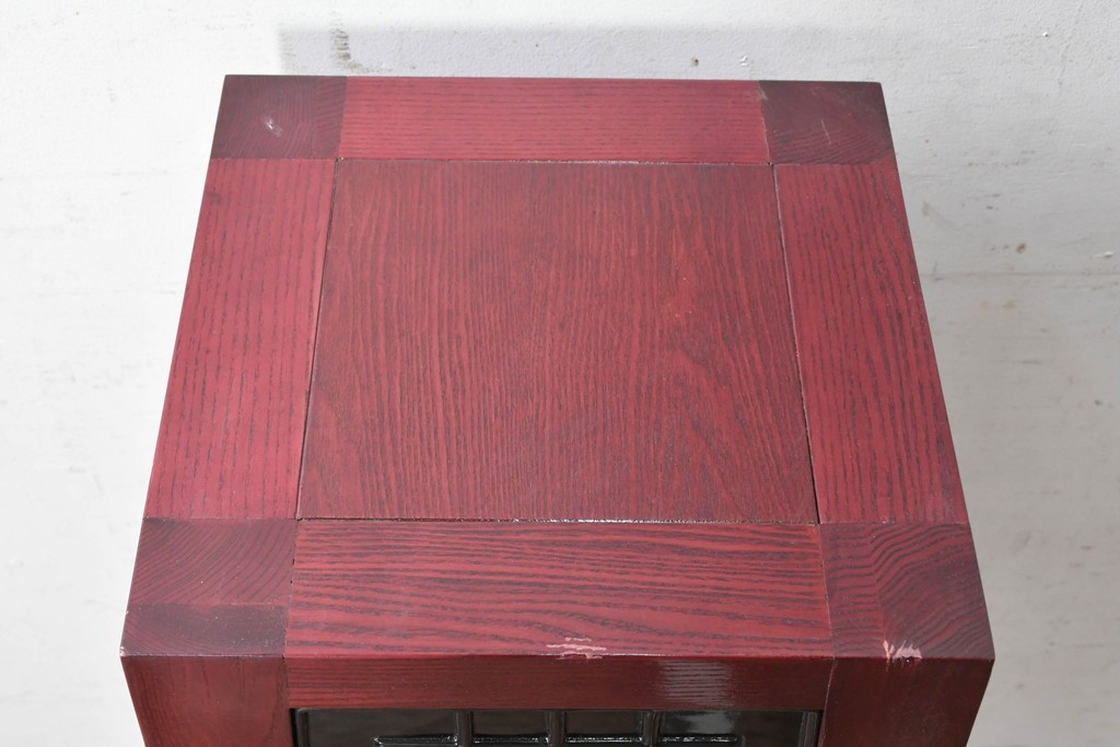 中古　中国伝統デザインの幾何学模様が目を引くモダンデザインの花台　(R-090214)