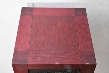 中古　中国伝統デザインの幾何学模様が目を引くモダンデザインの花台　(R-090214)