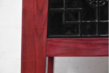 中古　中国伝統デザインの幾何学模様が目を引くモダンデザインの花台　(R-090214)