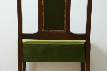 中古　美品　神戸洋家具　メープル不二屋　クラシカルなダイニングチェア　(R-090218)