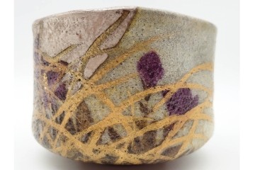 六代 清水六兵衛　京焼　直径約12cm(3.9寸)　古稀彩による桔梗文が印象的な茶碗　共箱付き　(R-090223)