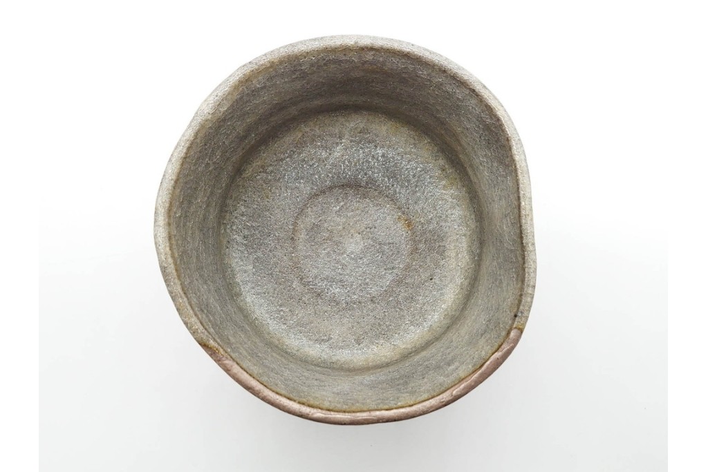 六代 清水六兵衛　京焼　直径約12cm(3.9寸)　古稀彩による桔梗文が印象的な茶碗　共箱付き　(R-090223)