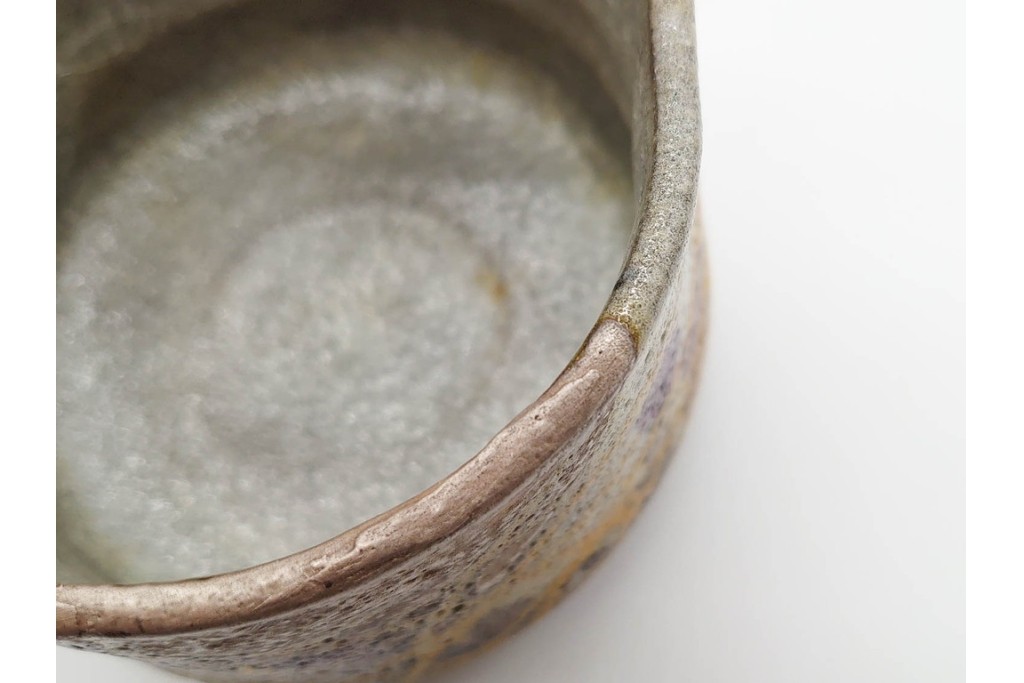 六代 清水六兵衛　京焼　直径約12cm(3.9寸)　古稀彩による桔梗文が印象的な茶碗　共箱付き　(R-090223)