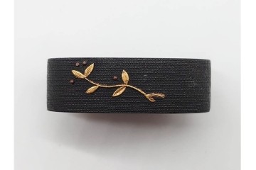 刀装具　活釼子 菊岡光朝　赤銅魚子地　高彫象嵌の縁金2点セット　(R-090227)