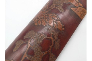 竹彫　在銘　山水図を描いた落ち着いた佇まいの茶合　外箱付き　(R-090230)