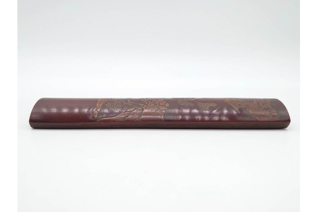 竹彫　在銘　山水図を描いた落ち着いた佇まいの茶合　外箱付き　(R-090230)