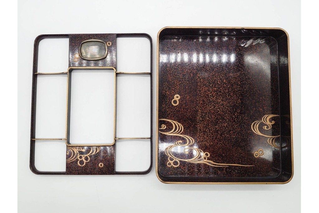 明治から大正期　木製　瓢箪文・菖蒲文　梨地蒔絵と螺鈿細工が目を引く硯箱(硯・水滴付き)　外箱付き　(R-090235)
