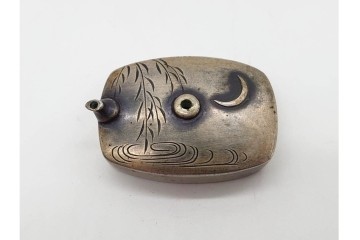 明治から大正期　木製　瓢箪文・菖蒲文　梨地蒔絵と螺鈿細工が目を引く硯箱(硯・水滴付き)　外箱付き　(R-090235)