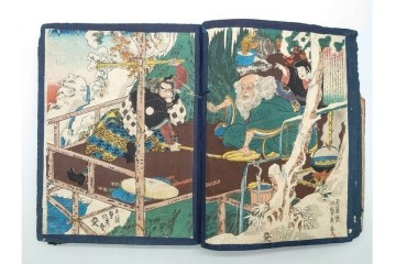 真作　浮世絵　歌川国芳・国貞・貞秀など　大蛇・妖狐・小李廣花栄・浪裡白跳張順・鬼若丸の鯉退治　3枚続を含む木版画帳　(R-090237)