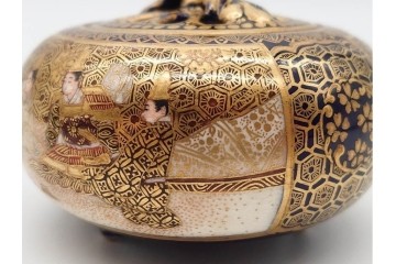 錦光山造　薩摩錦手　人物図　見事な金襴手が施された香炉　外箱付き　(R-090242)