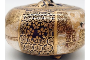 錦光山造　薩摩錦手　人物図　見事な金襴手が施された香炉　外箱付き　(R-090242)