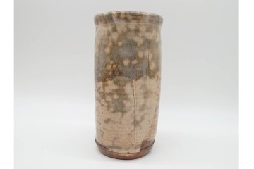 十二代 田原陶兵衛　萩焼　高さ約22cm　落ち着いた佇まいの花入　共箱付き　(R-090250)