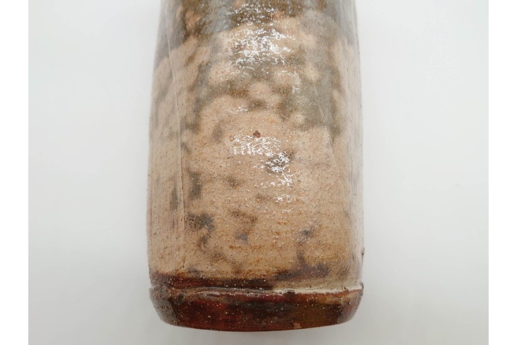 十二代 田原陶兵衛　萩焼　高さ約22cm　落ち着いた佇まいの花入　共箱付き　(R-090250)