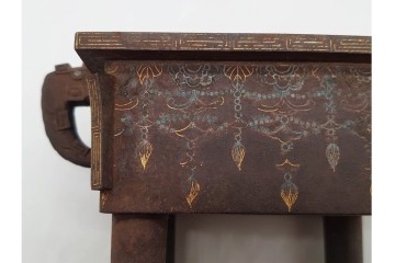 李朝末期　鉄製　方鼎型　繊細な象嵌と獣耳が目を引く香炉　(R-090253)