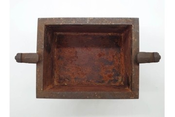 李朝末期　鉄製　方鼎型　繊細な象嵌と獣耳が目を引く香炉　(R-090253)