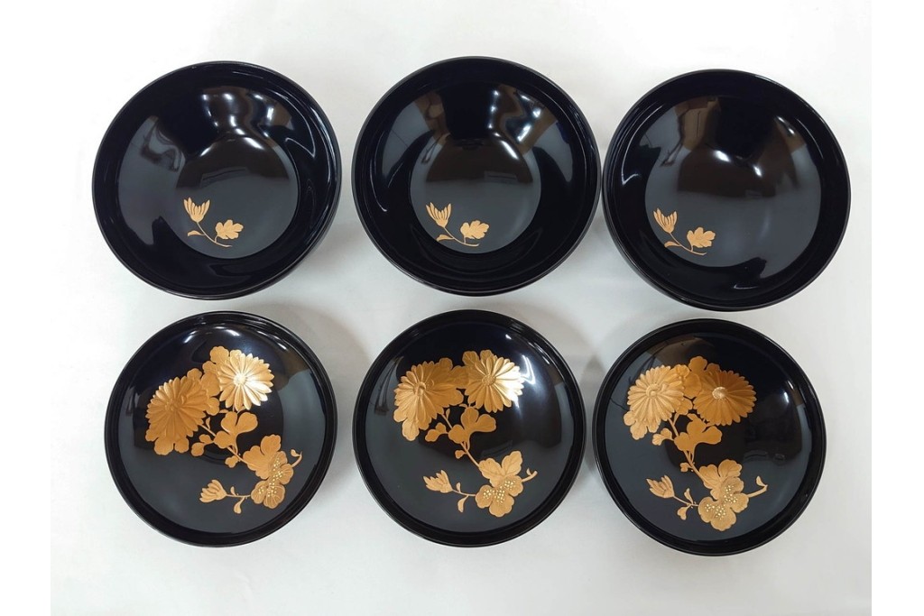 大正期　木製　漆器　艶やかな黒漆塗に菊蝶蒔絵を施した吸物椀10点セット　外箱付き　(R-090259)