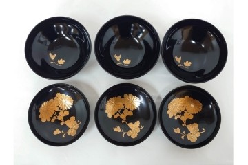 大正期　木製　漆器　艶やかな黒漆塗に菊蝶蒔絵を施した吸物椀10点セット　外箱付き　(R-090259)