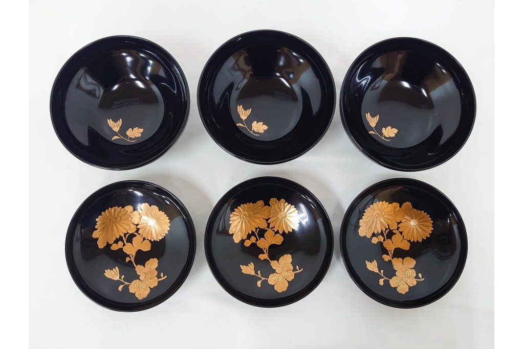 大正期　木製　漆器　艶やかな黒漆塗に菊蝶蒔絵を施した吸物椀10点セット　外箱付き　(R-090259)