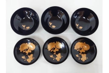 大正期　木製　漆器　艶やかな黒漆塗に菊蝶蒔絵を施した吸物椀10点セット　外箱付き　(R-090259)