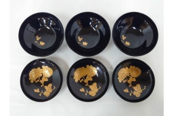 大正期　木製　漆器　艶やかな黒漆塗に菊蝶蒔絵を施した吸物椀10点セット　外箱付き　(R-090260)